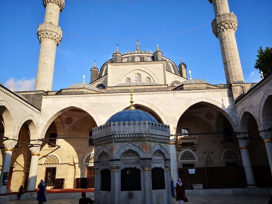 Valide-i Cedid Cami